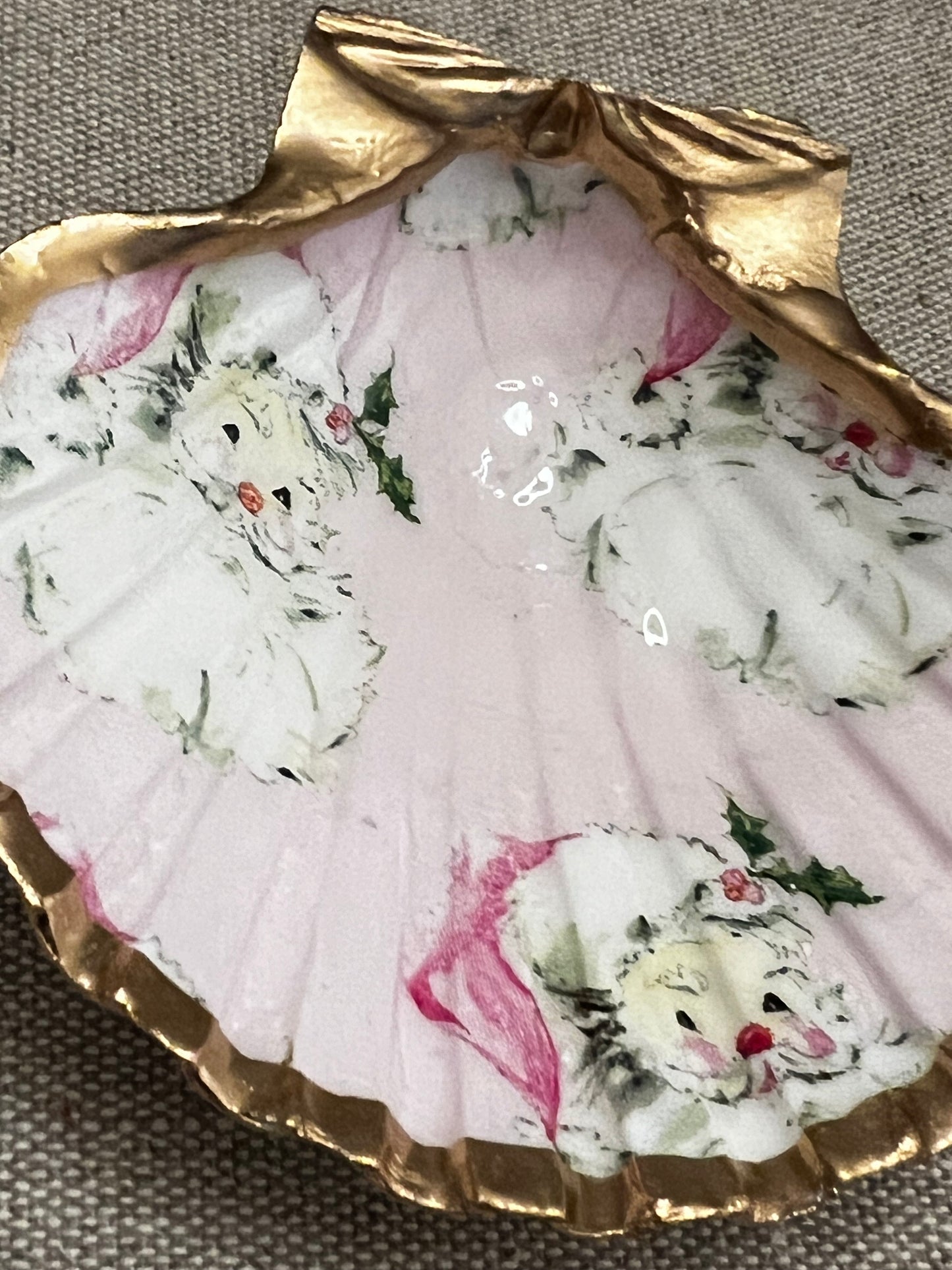 Pretty Pink Santas Shell