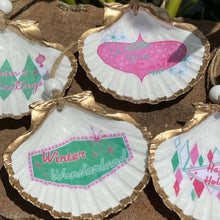 Load image into Gallery viewer, Retro Christmas Shells