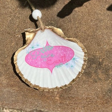 Load image into Gallery viewer, Retro Christmas Shells