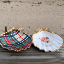 Load image into Gallery viewer, Classic Christmas Hanging Shells