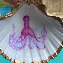 Load image into Gallery viewer, Sea Creature Hanging Shells