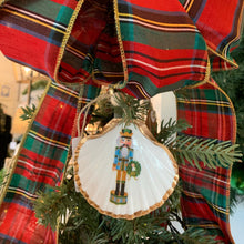 Load image into Gallery viewer, Classic Christmas Hanging Shells