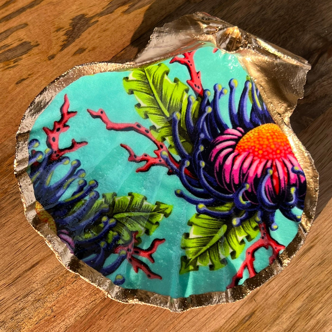 Neon Botanica Coastal Shell – Handcrafted Tropical Seashell Decor