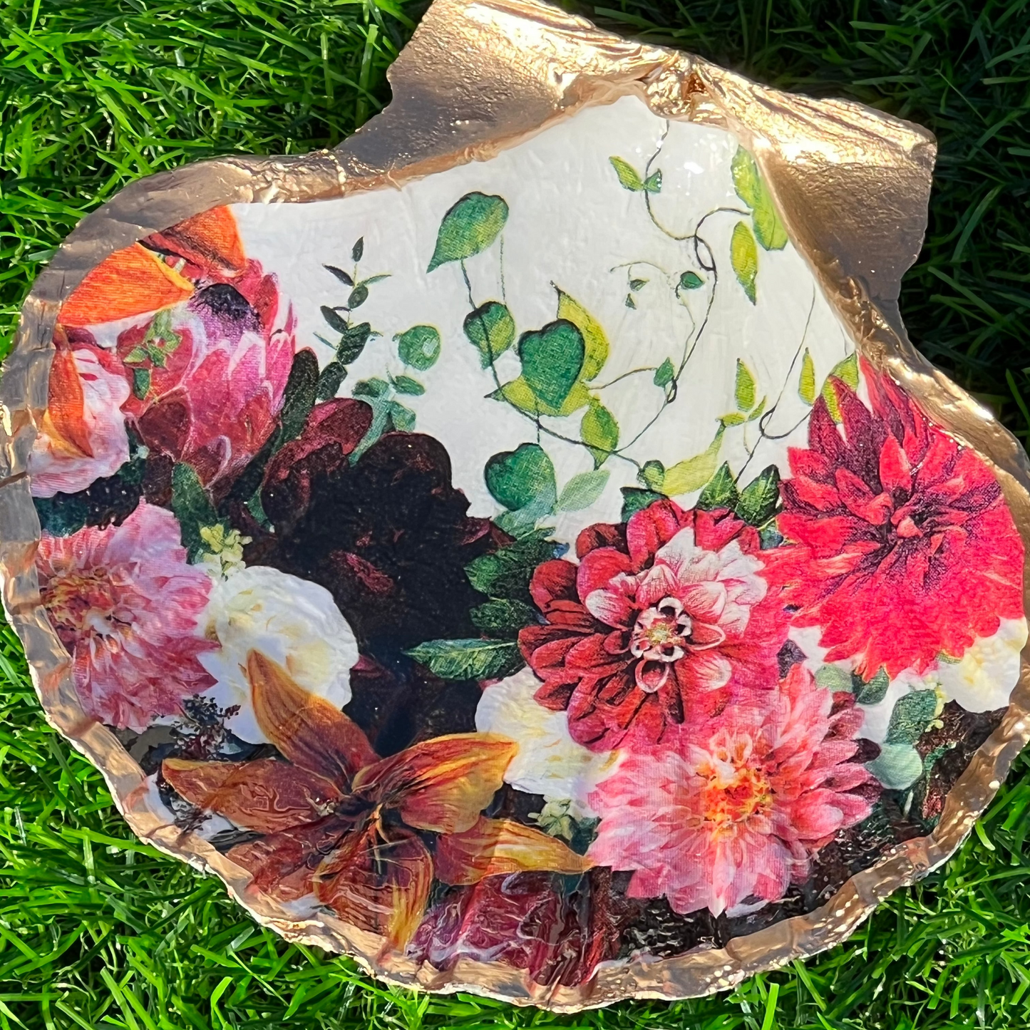 Country Bouquet Trinket Shell