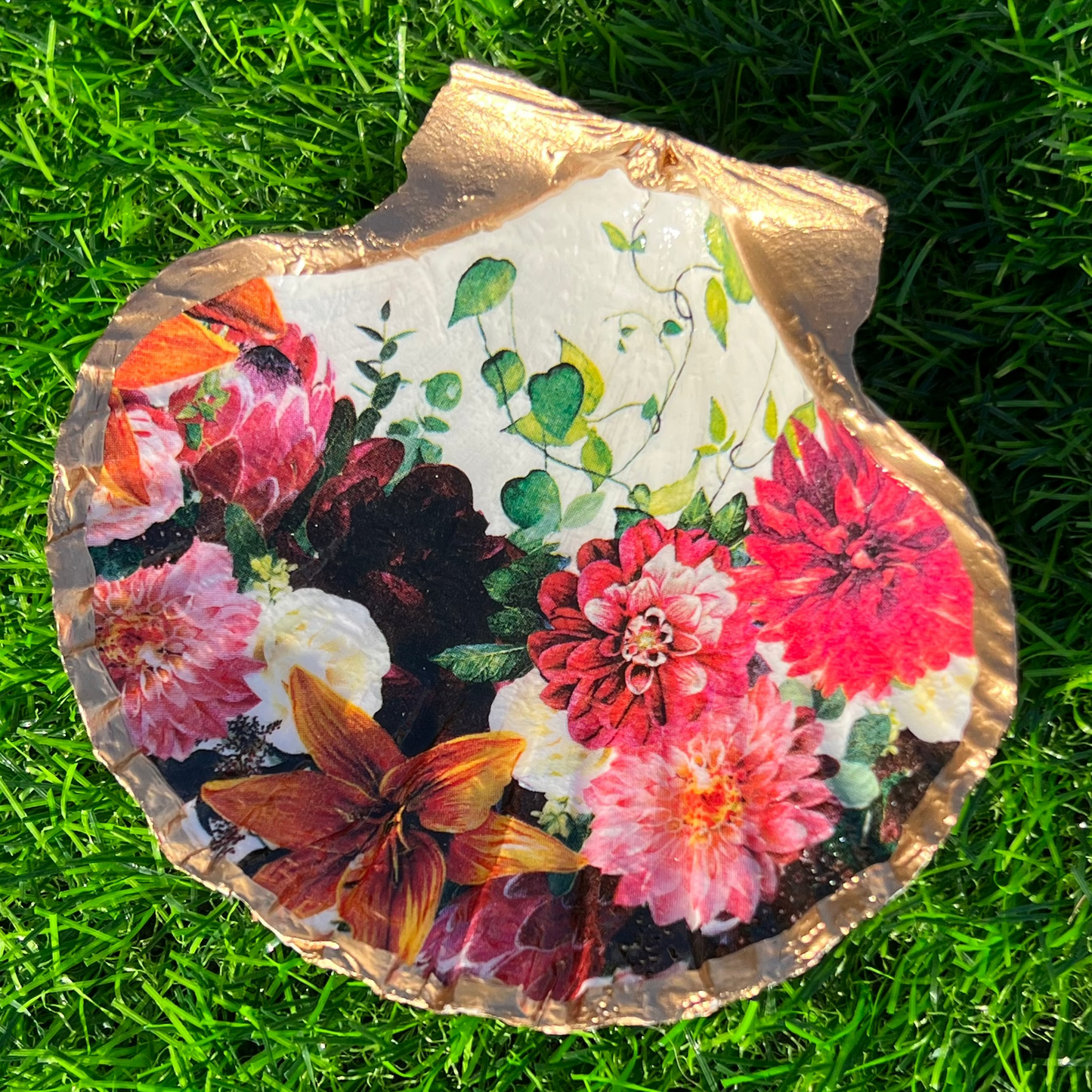 Country Bouquet Trinket Shell