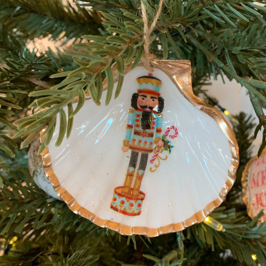 Classic Christmas Hanging Shells