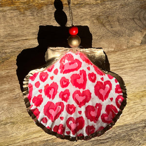 Red Leopard Hearts Hanging Shell