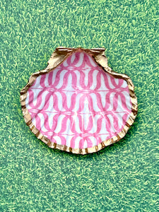 Pink Wavy Trinket Shell